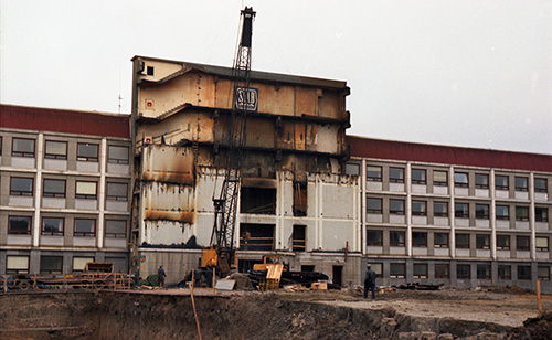 Trapphusfasaden rivs