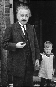 Albert Einstein med gossen Hellmuth Hertz