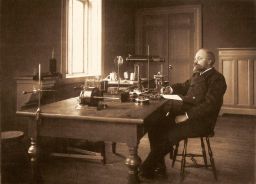 Filnamn=Blix2C_Magnus_-_i_sitt_laboratorium_-_AFCpg.jpg
Filstorlek=122KiB
Dimensioner=884x637
Uppladdade datum=24 Dec 2023 Blix2C_Magnus_-_i_sitt_laboratorium_-_AFCpg.jpg