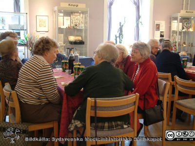 Värdkaffe år 2006 strax innan Medicinhistoriska Museet i Lund stängdes.
Medicinhistoriska Museet på St Lars-området i Lund. Gemensam kaffestund med museivärdarna år 2006 strax innan museet stängdes.
Nyckelord: 2006; Medicinhistoriskt; Museum; St Lars; Lund; Värdkaffe