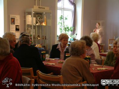 Värdkaffe år 2006 strax innan Medicinhistoriska Museet i Lund stängdes.
Medicinhistoriska Museet på St Lars-området i Lund. Gemenstamt kaffe år 2006 med museivärdarna, strax innan museet stängdes.
Nyckelord: 2006; Medicinhistoriskt; Museum; St Lars; Lund; Värdkaffe