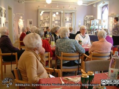 Värdkaffe år 2006 strax innan Medicinhistoriska Museet i Lund stängdes.
Medicinhistoriska Museet på St Lars-området i Lund. Gemensam kaffeträff med museivärdarna år 2006 strax innan museet stängdes. Anna-Greta Hammarberg närmast kameran
Nyckelord: 2006; Medicinhistoriskt; Museum; Museum; St Lars; Lund; Värdkaffe