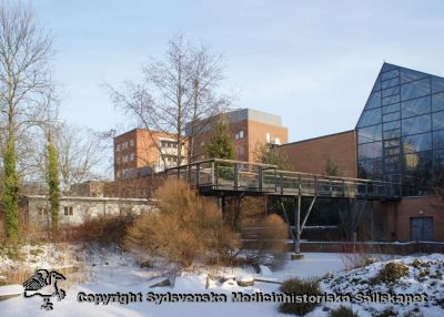 Strålbehandlingsavdelning, Universitetssjukhuset i Lund
Vy  från sydväst med Alwallhuset i bakgrunden, Universitetssjukhuset i Lund.
Nyckelord: Onkologi;Onkologiska;Klinik;Lund;Jubileumskliniken;2010;Lasarettet;Universitetssjukhuset;2010;Alwall;Alwallhuset;USiL;SUS