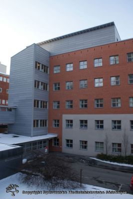 Kampradhusets sydvästra del
Huset anknyter till onkologiska kliniken. Universitetssjukhuset i Lund. Foto 2010.
Nyckelord: Kamprad;Kampradhuset;Onkologi;Onkologisk;Klinik;Lund;2010;Lasarettet;Universitetssjukhuset;SUS;USiL