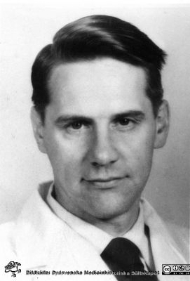 Överläkare Bengt Skanse (1918-1963), Malmö. 
Foto nära år 1960. Bildkälla: dottern Beata Skanse i Kristianstad.
Nyckelord: MAS;UMAS;Malmö;Allmänna;Sjukhus;Medicin;Intern;Kemi;Klinisk;Endokrinologi