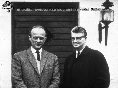 Bengt Falck och Nils-Åke Hillarp, c:a 1963
Foto utanför Bengt Falcks gård i Tirup strax söder om Lund.
Nyckelord: Bengt;Falck;Nils-Åke;Hillarp;Tirup
