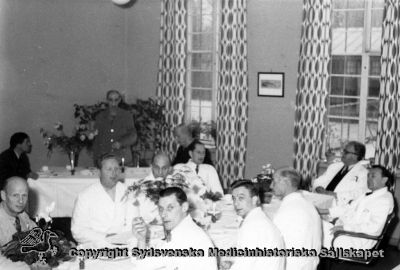 Fest på Vipeholms sjukhus
Vipeholm fester. Foto Omonterat. Längst till höger kanske doc. Sture Rayner. Nr 2 från höger är troligen dr Edvin Persson.
Nyckelord: Vipeholm;Fest;Sture;Rayner;Edvin;Persson;Foto;Omonterat