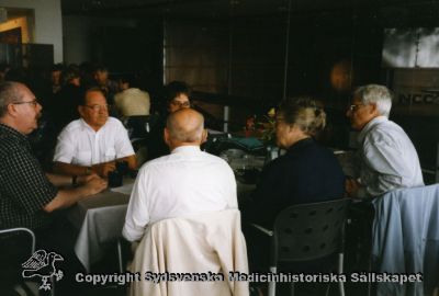 Avtackningen av intendent Cecilia Carlén Nilsson den 31 aug. 1999 på restaurang Brofästet i Malmö
Från vänster Sven-Arne Sjöstrand, Stig Liljedahl (f.d. ambulansförare, anställd som allt-i-allo på museet), Gustaf Arfwidsson, Sabine Grundström, Cecilia Nilsson, Göran Landin.
Nyckelord: Medicinhistoriskt;Museum;Personal;Utflykt;Avtackning;Restaurant;Brofästet;Sven-Arne;Sjöstrand;Stig;Liljedahl;ambulansförare;Gustaf;Arfwidsson;Sabine;Grundström;Cecilia;Nilsson;Göran;Landin