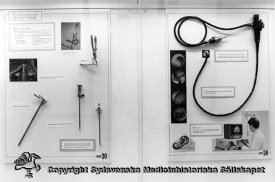 Medicinsk teknik i Lund 20 år, 1994
Medicinhistoria, teknik. Foto omonterat. Jubileumsutställning (20 år) i centralhallen i C-blocket, i gången österut mot F-blocket.
Nyckelord: Medicinhistoriskt;Museum;Medicinteknisk;Förening;Monter;MTF;Endoskopi;Universitetssjukhus;Utställning;Lund;Jubileum;20 år