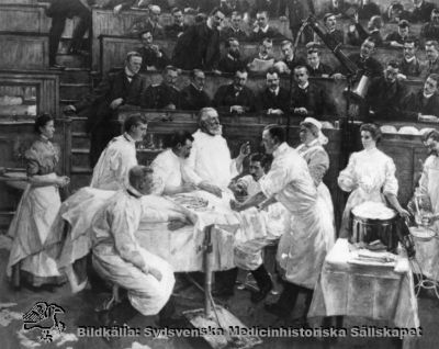 Ernst von Bergmann opererar
Kirurgi. F. Akarbina: "Ernst von Bergmann opererar" (omkring år 1906). Foto av foto - "Karolinska sjukhuset".
Nyckelord: Ernst;von Bergmann;Akarbina;kirurgi;operation;Karolinska Sjukhuset;KS;Omonterat;Reprofoto;Kapsel 09