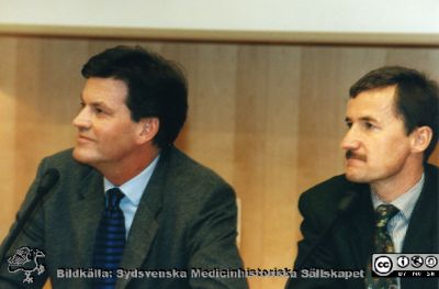 Vid Sverker Hellstens pensionering i Malmö 2001
Per-Anders Abrahamsson och professor Arnulf Stenzl (från Insbruck) vid Sverker Hellstens avskedsföreläsning 2001. Bildkälla: Sverker Hellsten.
Nyckelord: UMAS;MAS;Malmö_;Allmänna;Urologi;Avsked;Avsked;Föreläsning;Pensionering