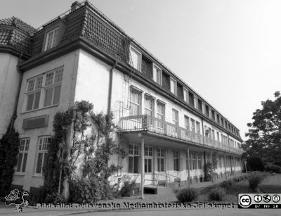 Flensburgska barnsjukhuset i Malmö
Flensburgska barnsjukhuset i Malmö. Fasad mot söder och väster. Foto 7/6 1988.
Nyckelord: UMAS;MAS;Malmö_;Allmänna;Sjukhus;Barn;Barnsjukhus;Pediatirk