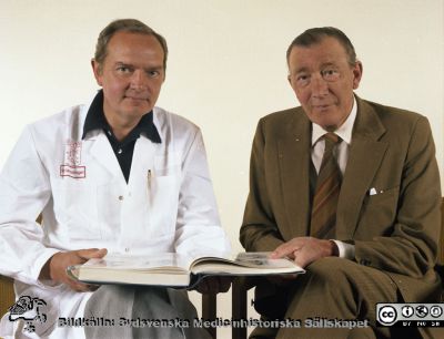 Professor Torsten Sundin (urologisk kirurgi) och hans företrädare professor Gösta Jönsson (1909-1978)
Foto 1978. Pärm Neg 1, 78. 69. Från negativ
Nyckelord: Lund;Lasarett;Universitet;Universitetssjukhus;Urologi;USiL