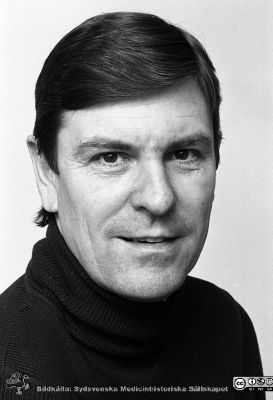 Säkerhetschefen Lars Franke, Lasarettet i Lund
Sjukhusfotograferna i Lund. Pärm Negativ 1981:1. 81-01-14. Från negativ.
Nyckelord: Lasarettet;Lund;Universitetsjukhus;USiL;Administration;Säkerhet;Vakt;Vaktchef