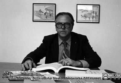 Mikrobiologen, professor Rune Grubb
Sjukhusfotograferna i Lund. Pärm Negativ 1981:1. 56. Ledamot i sjukhusets direktion. Bakteriologiska laboraboriet, 81-04-22. Foto: ER. Från negativ
Nyckelord: Lasarettet;Lund;Universitetssjukhuset;USiL;Direktion;Mikrobiologisk;Klinik;Administration