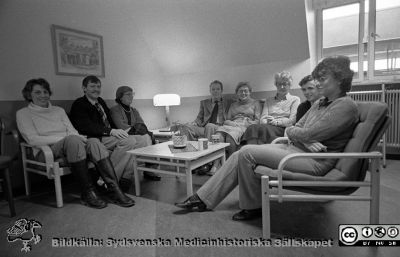 Redovisningsgruppen 1982
Lasarettsfotograferna i Lund. Pärm S/V neg. 82:1. Administrativa avdelningen, 820128. 4. Från negativ
Nyckelord: Lasarett;Lund;Universitet;Universitetssjukhus;Administration;Personal;Redovisning