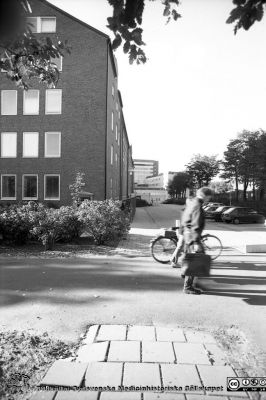 Psykiatriksa kliniken. 
Sjukhusfotograferna i Lund. Pärm negativ, 1979:1. 61. Vy västerut längs norrfasaden, från Sölvegatan. Från negativ.
Nyckelord: Lasarettet;Lund;Universitetssjukhus;USiL;Psykiatrisk;Klinik