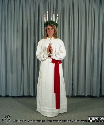 Lucia, 1972
Sjukhusfotograferna i Lund. Pärm Diverse tagningar. 1971, 1972, 1973. Från negativ
Nyckelord: Lund;Lasarett;Lucia;Universitetssjukhus;USiL