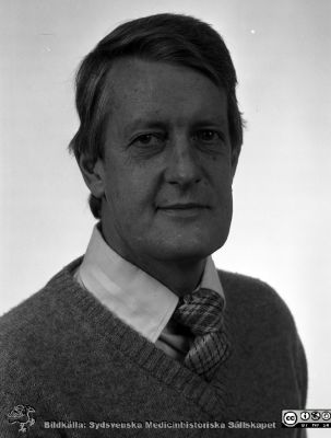 Bertil Lindgren
Sjukhusfotograferna i Lund.Pärm Negativ, -80:1. 18. , Politiker och direktionsmedlem. 80-01-04. Från negativ.
Nyckelord: Lasarettet;Ledning;Lund;Universitetssjukhus;USiL;Administration;Direktion;Styrelse;Politiker