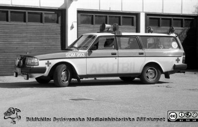 Akutbil i Lund 1984
Sjukhusfotograferna i Lund. Pärm S/V neg-84. 78, 84. Akutbil. Från negativ
Nyckelord: Lasarettet;Lund;Universitetssjukhus;USiL;Akut;Utryckning;Fordon;Akutbil;Räddning