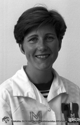 Ann-Marie Lundgren
Pärm Lasarettsfotograferna i Lund, Pärm negativ, 1990.  42/-90. 90-06-12.Neurokirurgiska kliniken. Från negativ.
Nyckelord: Lasarettet;Lund;Universitetssjukhus;USiL;Neurokirurgisk;Klinik