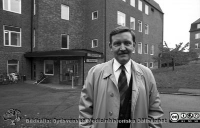 Bengt Sjölund
Lasarettsfotograferna i Lund, pärm Negativ, 1993-2. Rehabiliteringskliniken och smärtkliniken. 93-10-28. Docent, sedermera professor. Från negativ.
Nyckelord: Lasarettet;Lund;Universitetssjukhuset;USiL;Rehabilitering;Smärtklinik