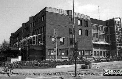 Patienthotellet under tillbyggnad av fasaden mot Getingevägen
Lasarettsfotograferna i Lund, pärm Neg, 1994. 26. Från negativ.
Nyckelord: Lasarettet;Lund;Universitetssjukhuset;USiL;Patienthotell