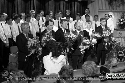 Fernsströmpristagare 1994
Lasarettsfotograferna i Lund, pärm Neg, 1994. 47. Hyllning för mottagare av Fernströms pris till yngre forskare, Sven Bergström, Kristoffer Rubin, Tomas Olsson, Peter Strålfors, Pam Fredman, Anders Arner. Från negativ
Nyckelord: Lasarettet;Lund;Universitetssjukhuset;USiL;Utmärkelse;Forskning;Forskningens Dag;Pris;Pristagare;Yngre