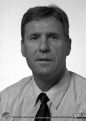 Bengt E. Nilsson
Pärm S/V Neg. 1995. 20.  Landstingspolitiker (S) och polis. Direktionsmedlem, Lasarettet i Lund. Från negativ.
Nyckelord: Lasarettet;Lund;USiL;Universitetssjukhuset;Administradion;Direktion;Politiker