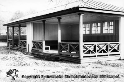 Vipeholms sjukhus. Väderskydd på en promenadgård
Vipeholm exteriört, tillkom redan 1935. Foto Omonterat
Nyckelord: Vipeholm;Promenadgård;Väderskydd;Exteriört;Kapsel 15;Foto;Omonterat