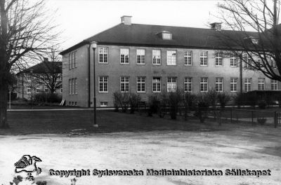 Vipeholms sjukhus. Manlig paviljong.
Vipeholm exteriört. Fasad åt väster. Foto Omonterat
Nyckelord: Vipeholm;Kapsel 15;Exteriört;Foto;Omonterat;Paviljong;Manlig