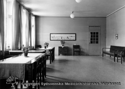 Dagrum på Vipeholms sjukhus
Vipeholm interiör. 1940-talet. Foto. Omonterat
Nyckelord: Omonterat;Foto;Kapsel 16;Vipeholm;Interiör;Matsal;Dagrum;1940-talet