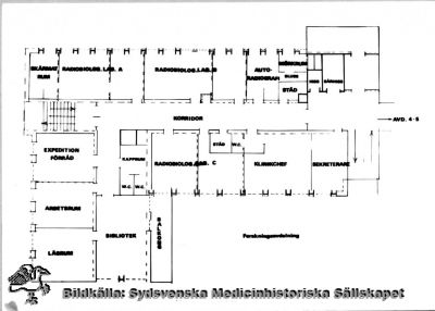 Lasarettet i Lund, onkologiska / radiologiska kliniken. Högvoltsavdelningen, plan G. 
Arkitektritning för ombyggnaden 1963 - 1965. Reprofoto av tryckt bild. Monterat
Nyckelord: Kapsel 18;Lund;Lasarett;Norra;Området;Arkitektritning;Ritning;Planritning