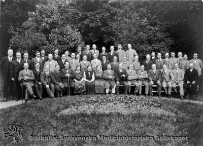 Kongress i Stockholm 1931. Mentalskötare? Psykiatriker?
Påskrift: "Stockholm, kongresser 1931". Originalfoto. Ej monterat. Fotograf: Olsson & Hammarqvist. Okänd kongress. Ligger tillsammans med bilder från St Lars. Mentalskötare? Psykiatriker?
Nyckelord: Kapsel 19;Kongress;Stockholm