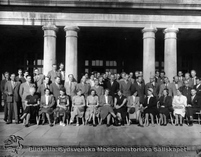 Rimligen ett fackföreningsmöte på Örenäs (nära Landskrona) 1951
Påskrift: "Örenäs 1951". Rimligen ett fackföreningsmöte med SSF. Originalfoto. Monterat
Nyckelord: Kapsel 19;St Lars;Personal;Fackförbund;Skötare;Mentalskötare;Lund;Mentalvårdare;Vårdare