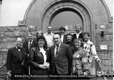 Direktionen 1992 - 1994, Eslöv-Orups-Hörbys sjukvårdsdistrikt
Kapsel 23 med bilder från Orup-Eslöv-Hörby sjukvårdsdistrikt. Kuvert med påskrift "Direktion 1992-1998" Bild märkt "Direktionen 1992-94". Originalfoto. Monterat.
Nyckelord: Orup;Kapsel 23;Hörby;Eslöv;Direktion