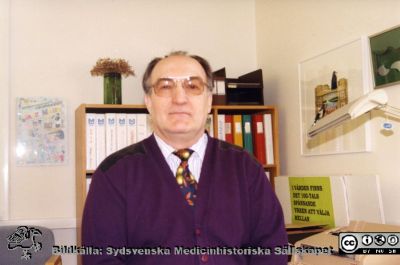 Åke Hansson
Kapsel 23 med bilder från Orup. Kuvert med påskrift "Direktionen" Påskrift på bilden: "Åke Hansson". Originalfoto. Monterat.
Nyckelord: Kapsel 23;Orup;Direktion;Personal;Porträtt