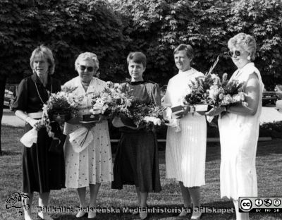 Förtjänstgåvor pensionärer, Orup-Eslöv-Hörby sjukvårdsdistrikt, 1988
Kapsel 23 med bilder från Orup. Kuvert med påskrift "Förtjänstgåvor pensionärer. 1980. 1981 Utsikten. 1982 Hörby. 1983. 1984. 1985 Hörby. 1986 Förtjänstgåva. 1987 Hörby. 1988 Tåbelund. 1989 Långstorp". Påskrift på bilden "1988". Originalfoto. Ej monterat.
Nyckelord: Kapsel 23;Orup;Direktion;Personal;Avtackning