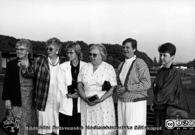 Förtjänstgåvor pensionärer, Orup-Eslöv-Hörby sjukvårdsdistrikt, 1988
Kapsel 23 med bilder från Orup. Kuvert med påskrift "Förtjänstgåvor pensionärer. 1980. 1981 Utsikten. 1982 Hörby. 1983. 1984. 1985 Hörby. 1986 Förtjänstgåva. 1987 Hörby. 1988 Tåbelund. 1989 Långstorp". Påskrift på bilden ""1988". Originalfoto. Ej monterat.
Nyckelord: Kapsel 23;Orup;Direktion;Personal;Avtackning