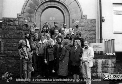 Servicepersonal på Orup 1989
Kapsel 23. Märkning: "1989". Originalfoto. Monterat. I kuvert märkt "Förre maskinchefen Sten Andersson. Hela avd. 1986. Rolf Nilsson. Försörjningschef Kurt-L Färjh. Snickarna. Maskinpersonalen 1988. Trädgårdsmästarna. Beredskapsavdelningen i parken 1983 Orup. Parkvård AB 1994."
Nyckelord: Chef;Fastighet;Personal;Kapsel 23;Underhåll;Service;1980-talet