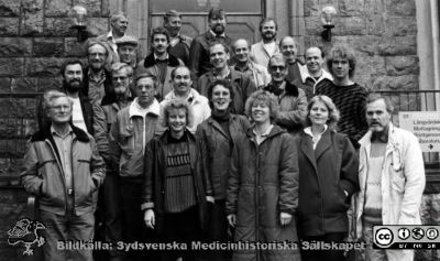 Servicepersonal på Orup 1989
Kapsel 23. Märkning: "1989". Originalfoto. Monterat. I kuvert märkt "Förre maskinchefen Sten Andersson. Hela avd. 1986. Rolf Nilsson. Försörjningschef Kurt-L Färjh. Snickarna. Maskinpersonalen 1988. Trädgårdsmästarna. Beredskapsavdelningen i parken 1983 Orup. Parkvård AB 1994."
Nyckelord: Kapsel 23;Orup;Underhåll;Personal;Service;1980-talet