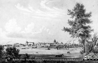 Malmö från väster
Kapsel 28	Malmö från väster 1857. Teckning av Ludvig Ross...?. Ur Ebbe Svenburg (red; 1949): Gamla Malmö genom konstnärsögon. Sid 94. Reprofoto. Ej monterat
Nyckelord: Kapsel 28;Landskap;Stad