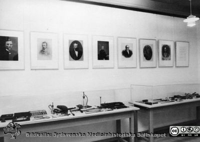 Isländsk medicinhistoria
Kapsel 30. From the Icelandic Medico-Historical Museum at Nesstofa: Teachers of Medicine in Iceland before the establishment of the University in 1911. Medical directors of health. Islands landfysicus uddannede laeger til landets övrige distrikter. (vykort). Originalfoto. Ej monterat
Nyckelord: Kapsel 30;Museum;Island;Historia;Medicinhistoria