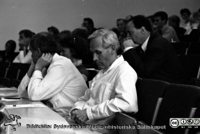 Forskningens dag, Malmö, 1993
Album I 1993 Malmö, från fotograf Björn Henrikssons samling. Från vänster: öronläkarna 1) Lars Andréasson, 2) Lars Malm. Negativ. 
Nyckelord: I 1993;Forskningens dag;Malmö;Negativ;