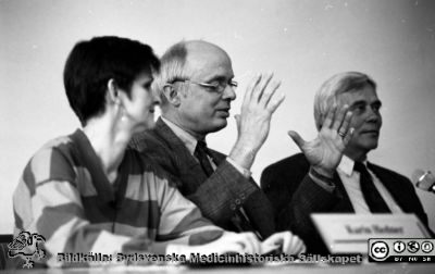 Forskningens dag, Malmö, 1993
Album I 1993 Malmö, från fotograf Björn Henrikssons samling. Från vänster: 1) Karin Hedner, 2) Johan Stenflo, 3) Olle Östman. Negativ. Ej monterat
Nyckelord: Album MAS I 1993;Konferens;Forskning;MAS;Seminarium;Symposium;Malmö