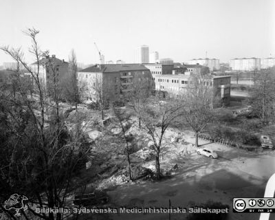 Kvinnokliniken, Malmö Allmänna Sjukhus 1967
Pärm äldre neg. 1951-1958. MAS, Malmö Allmänna Sjukhus. Exteriör, KK, 12/5 67.	Negativ, från fotograf Björn Henrikssons samling.
Nyckelord: Malmö;MAS;Gynekologi;Kvinnoklinik;Exteriör