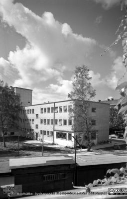 Malmö Allmänna Sjukhus. Nya medicinska klinien med apoteket, 1954
Pärm äldre neg. 1951-1958 MAS, från fotograf Björn Henrikssons samling. Från negativ
Nyckelord: Malmö;UMAS;Allmänna;Sjukhus;Medicin