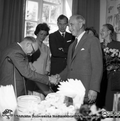 Doc Sophus von Rosen avgår. 1/6-65
Pärm neg. MAS 1962-1966. Från fotograf Björn Henrikssons samling. Från negativ
Nyckelord: UMAS;MAS;Malmö_;Allmänna;Sjukhus;Ortopedi;Avtackning;Pensionering
