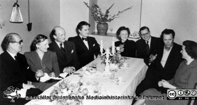 Svensk urologisk förening i sin linda
Bilder för boken Urologi i Sverige, 1940-1990 av Gustav Giertz. Sid. 36.	Einar Ljunggren, Carin Palmlöv, Torsten Widén, Ola Obrant, Ulla Giertz, N O Ericsson, Gösta Leander, Anna-Lisa Ekman. Denna och följande bild, tagna vid föreningens bildande, 1950. Reprofoto
Nyckelord: Urologi;Konferens;Kongress;Möte