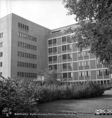 Malmö Allmänna Sjukhus 1983. Psykiatriska kliniken.
Album 1983-1984 i fotograf Björn Henrikssons samling. Byggnader, MAS, 1983. Psykiatri. Från negativ
Nyckelord: UMAS;MAS;Malmö_;Allmänna;Sjukhus;Psykiatri